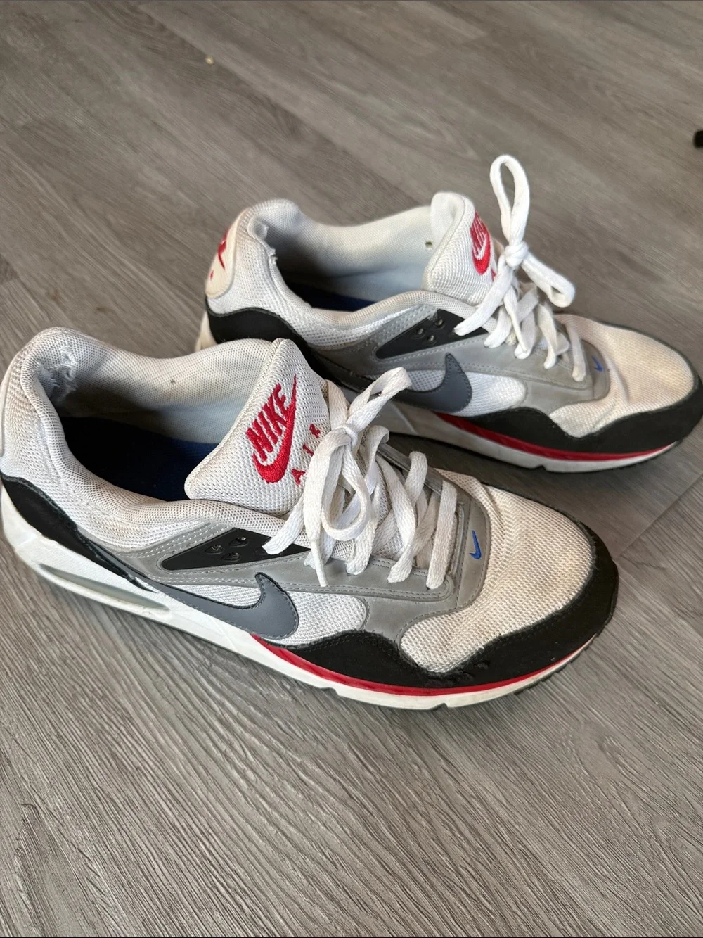 Nike air Men’s Sneakers — White, Gray, Black with Red Accents size 10